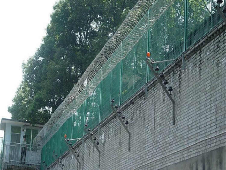 監獄圍墻加高隔離網 監獄圍墻加高隔離網